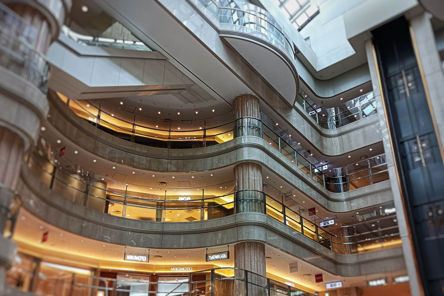 羽田空港第１・第２ターミナルのハウスクリーニング1